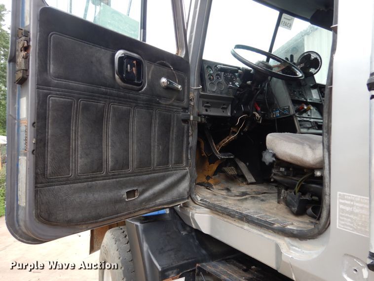 image for item DC2123 1998 Mack CH613  dump truck