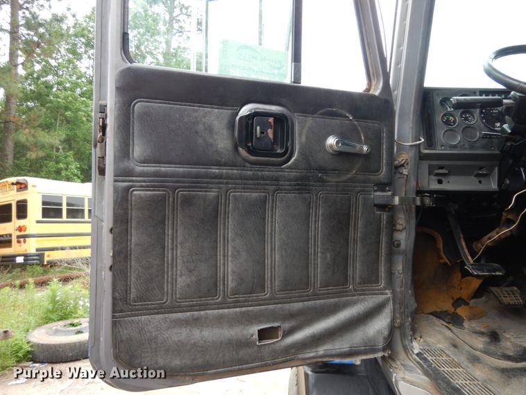 image for item DC2123 1998 Mack CH613  dump truck