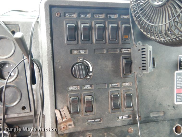 image for item DC2123 1998 Mack CH613  dump truck