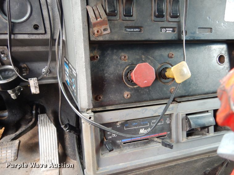 image for item DC2123 1998 Mack CH613  dump truck