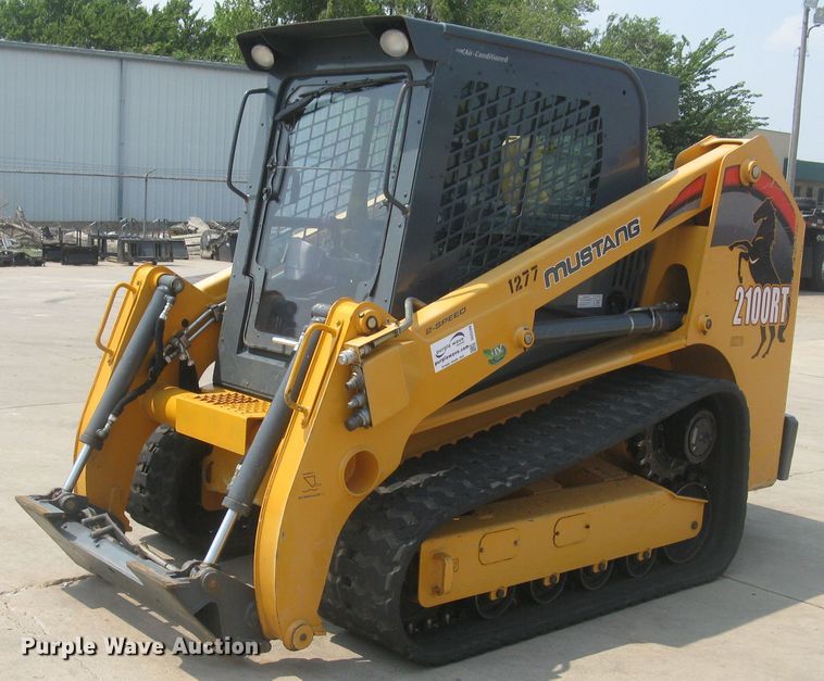 image for item DG5289 2017 Mustang 2100RT NXT3  skid steer loader