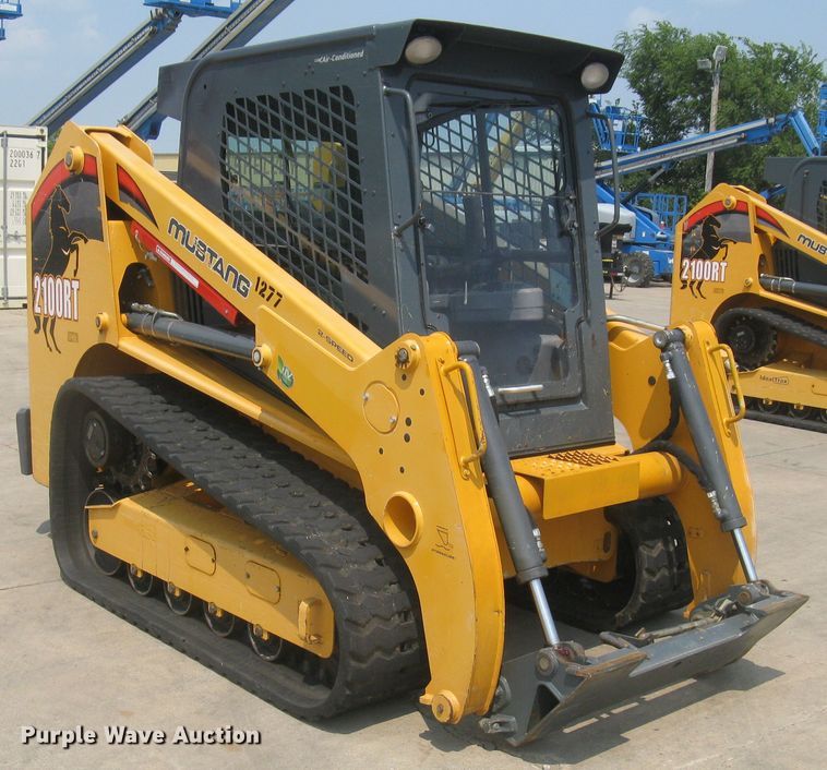 image for item DG5289 2017 Mustang 2100RT NXT3  skid steer loader