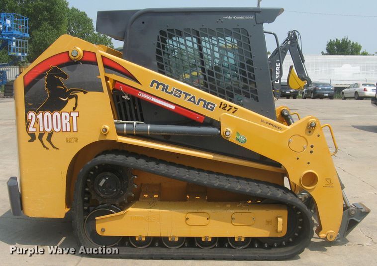 image for item DG5289 2017 Mustang 2100RT NXT3  skid steer loader