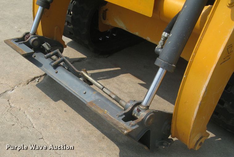 image for item DG5289 2017 Mustang 2100RT NXT3  skid steer loader