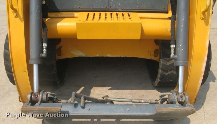 image for item DG5289 2017 Mustang 2100RT NXT3  skid steer loader