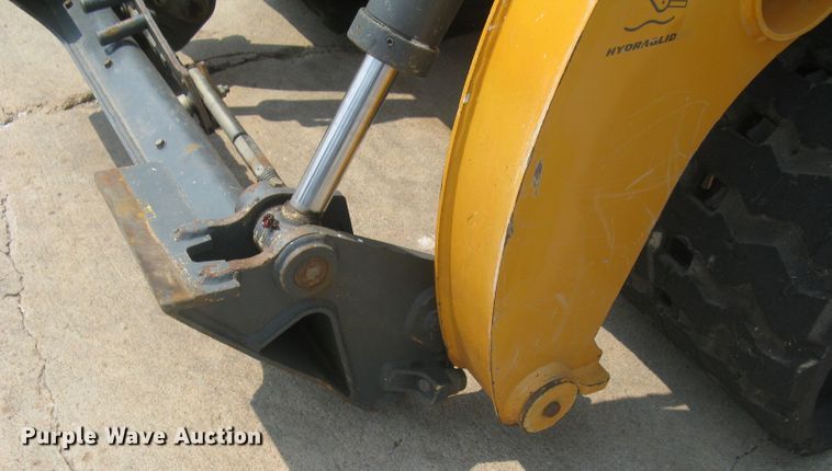 image for item DG5289 2017 Mustang 2100RT NXT3  skid steer loader