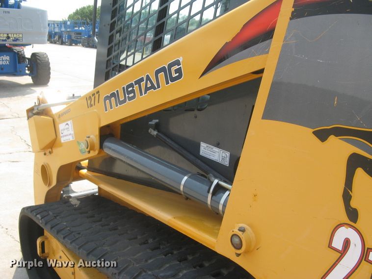 image for item DG5289 2017 Mustang 2100RT NXT3  skid steer loader