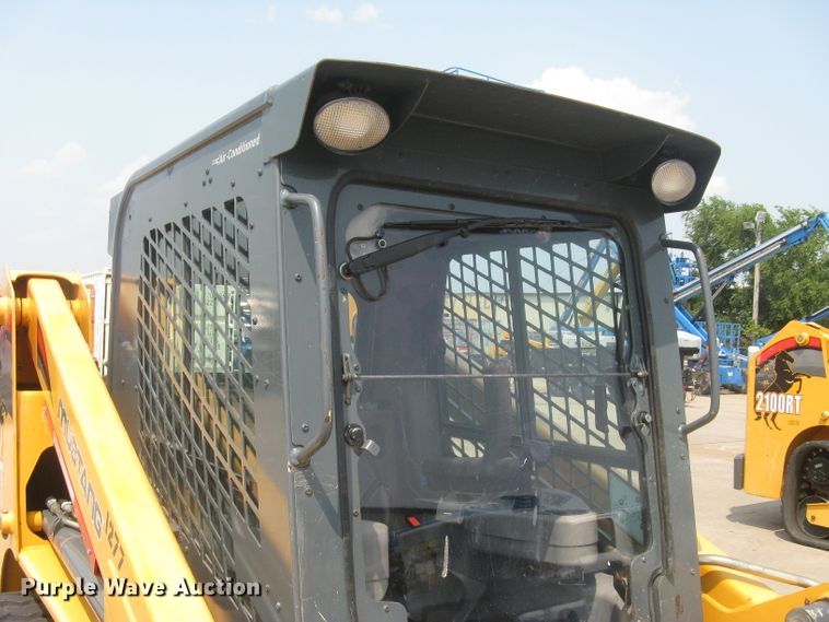 image for item DG5289 2017 Mustang 2100RT NXT3  skid steer loader