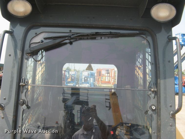 image for item DG5289 2017 Mustang 2100RT NXT3  skid steer loader