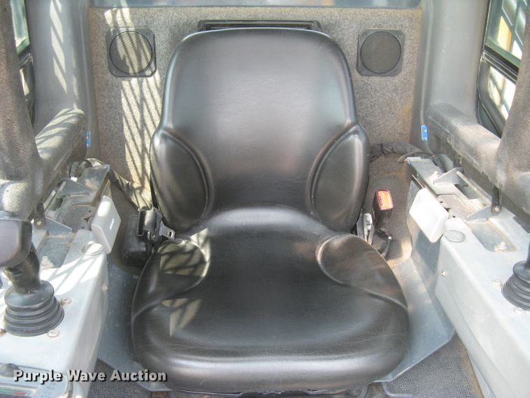 image for item DG5289 2017 Mustang 2100RT NXT3  skid steer loader