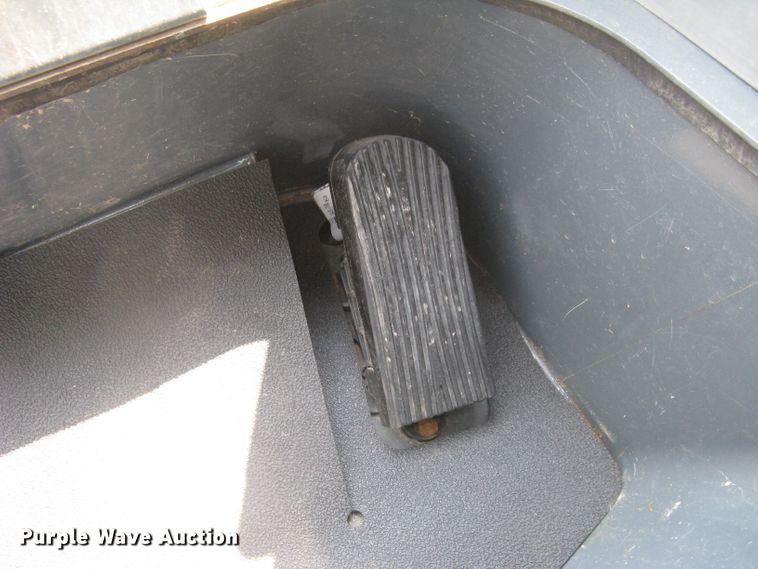 image for item DG5289 2017 Mustang 2100RT NXT3  skid steer loader