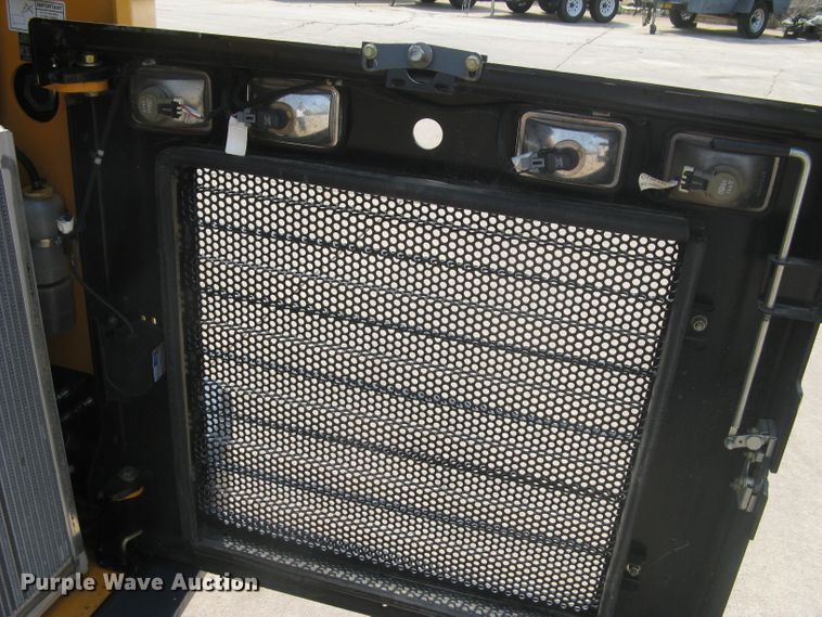 image for item DG5289 2017 Mustang 2100RT NXT3  skid steer loader