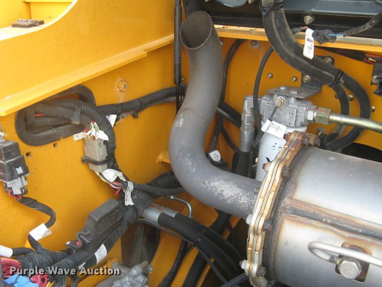 image for item DG5289 2017 Mustang 2100RT NXT3  skid steer loader