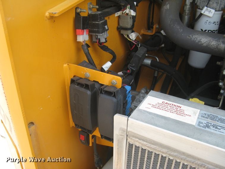 image for item DG5289 2017 Mustang 2100RT NXT3  skid steer loader