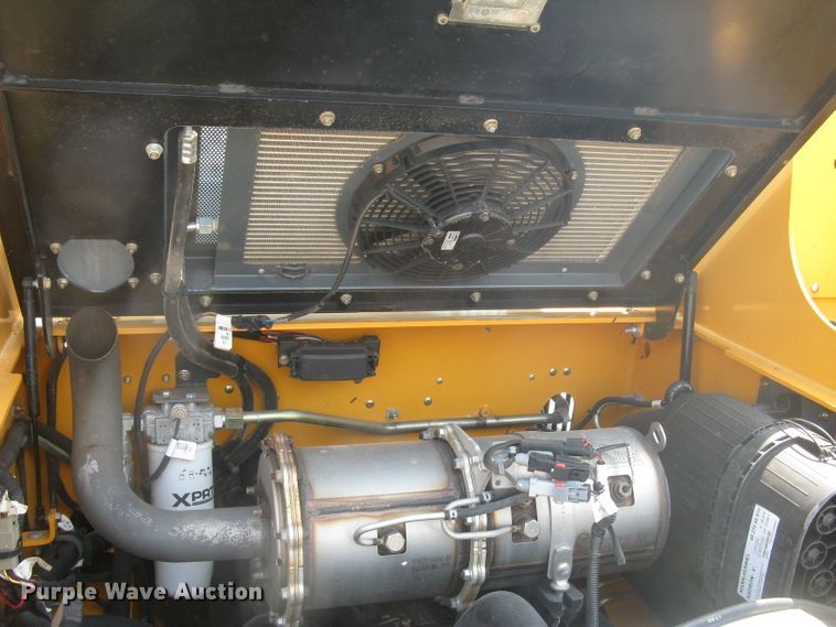 image for item DG5289 2017 Mustang 2100RT NXT3  skid steer loader