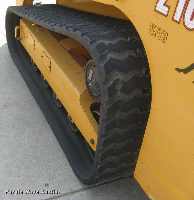 image for item DG5289 2017 Mustang 2100RT NXT3  skid steer loader