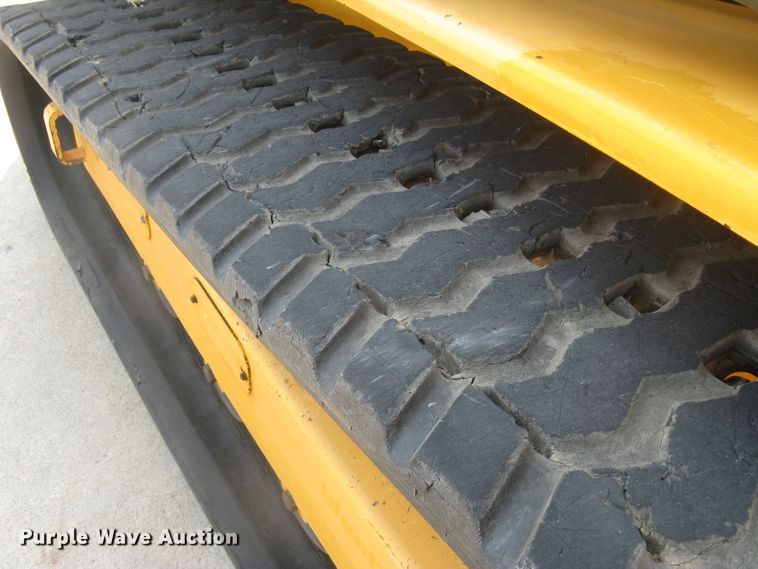 image for item DG5289 2017 Mustang 2100RT NXT3  skid steer loader