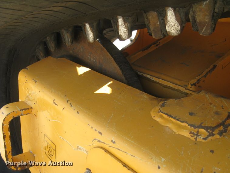 image for item DG5289 2017 Mustang 2100RT NXT3  skid steer loader