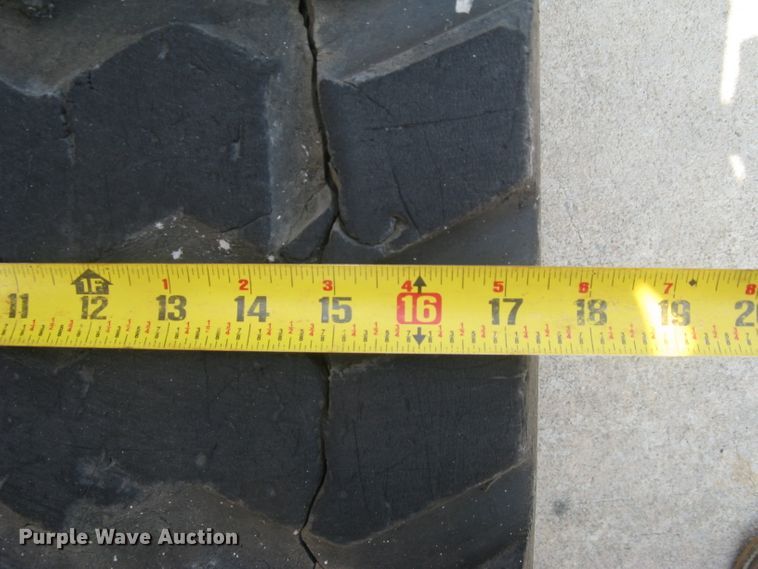 image for item DG5289 2017 Mustang 2100RT NXT3  skid steer loader