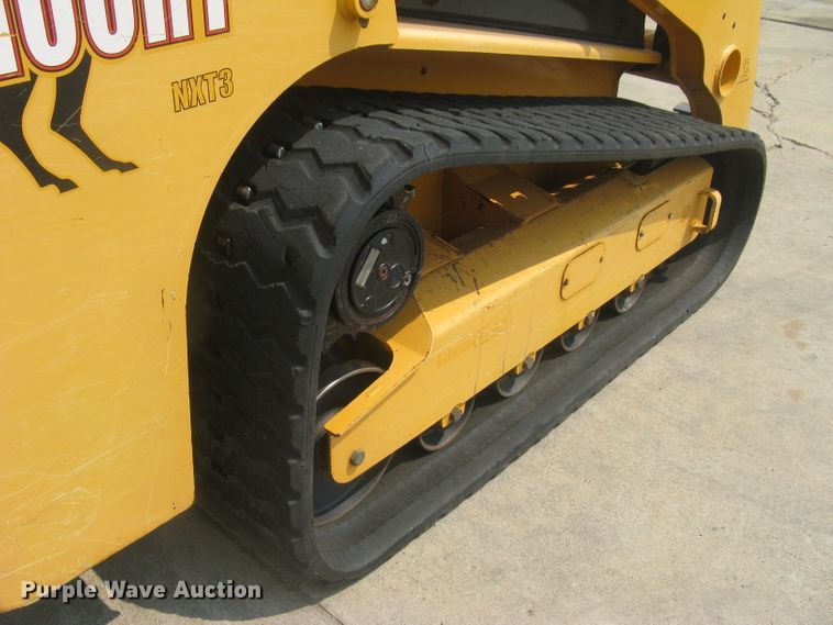 image for item DG5289 2017 Mustang 2100RT NXT3  skid steer loader