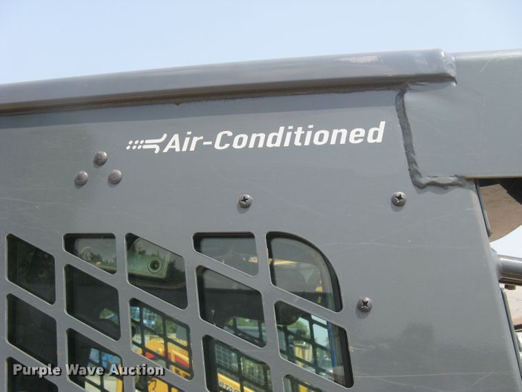 image for item DG5289 2017 Mustang 2100RT NXT3  skid steer loader