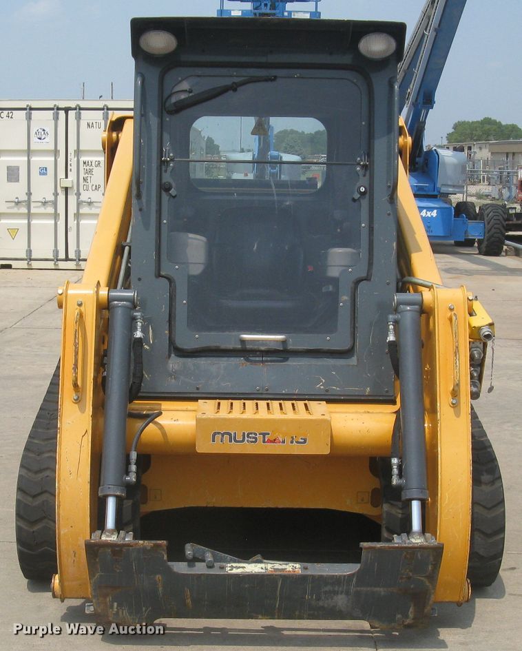 image for item DG5290 2017 Mustang 2100RT NXT3  skid steer loader