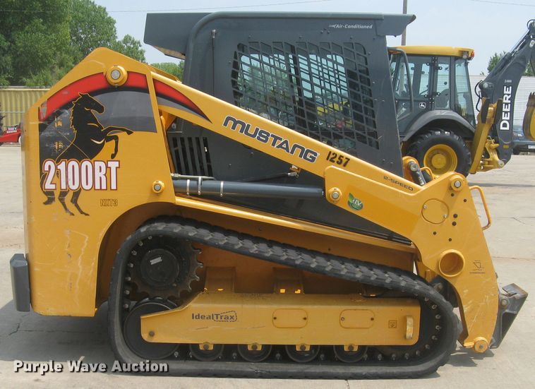 image for item DG5290 2017 Mustang 2100RT NXT3  skid steer loader