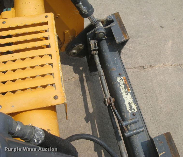 image for item DG5290 2017 Mustang 2100RT NXT3  skid steer loader