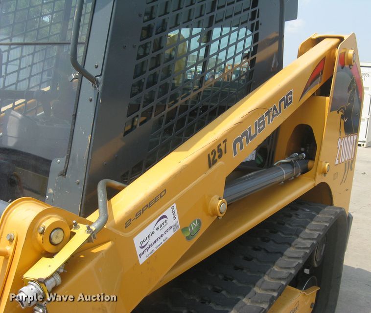 image for item DG5290 2017 Mustang 2100RT NXT3  skid steer loader