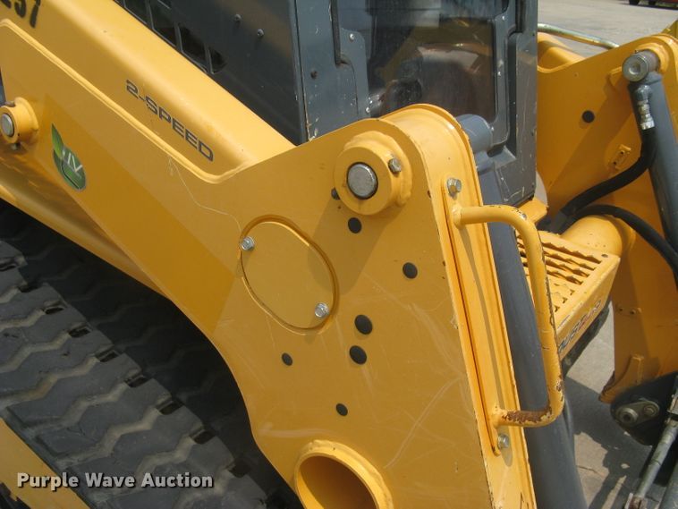 image for item DG5290 2017 Mustang 2100RT NXT3  skid steer loader