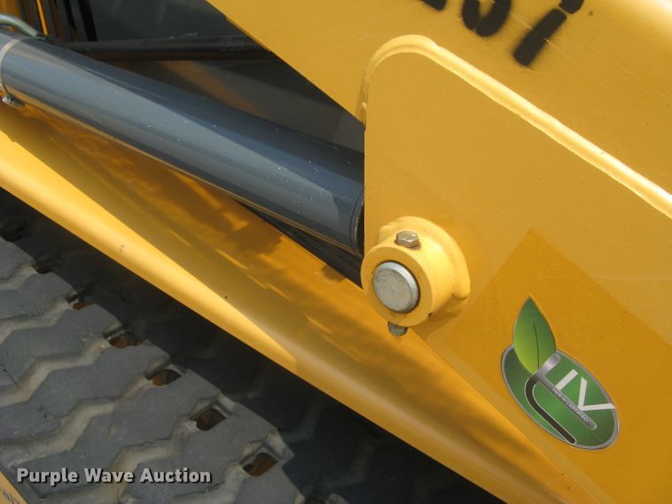 image for item DG5290 2017 Mustang 2100RT NXT3  skid steer loader