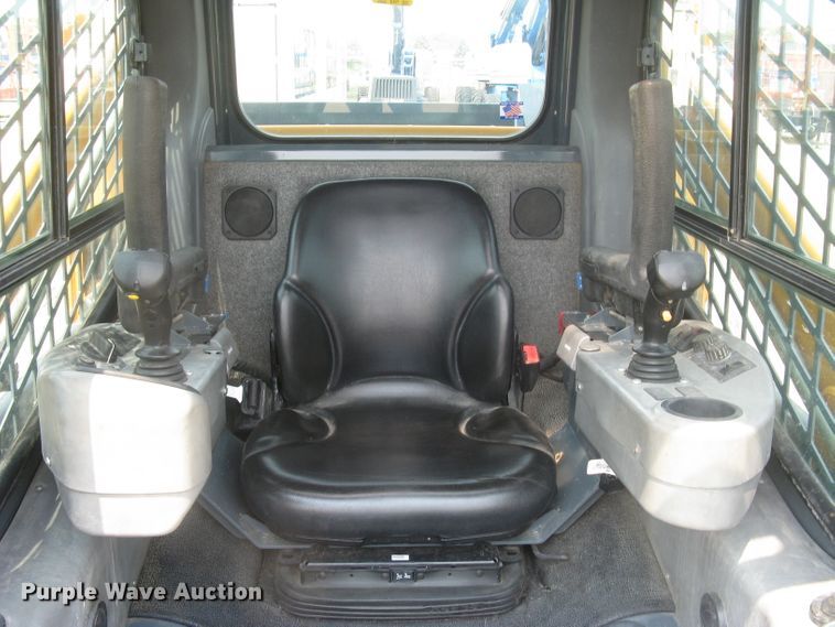 image for item DG5290 2017 Mustang 2100RT NXT3  skid steer loader