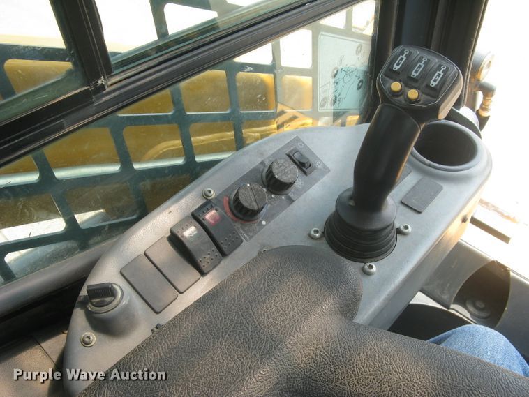 image for item DG5290 2017 Mustang 2100RT NXT3  skid steer loader