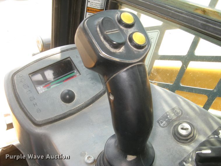 image for item DG5290 2017 Mustang 2100RT NXT3  skid steer loader