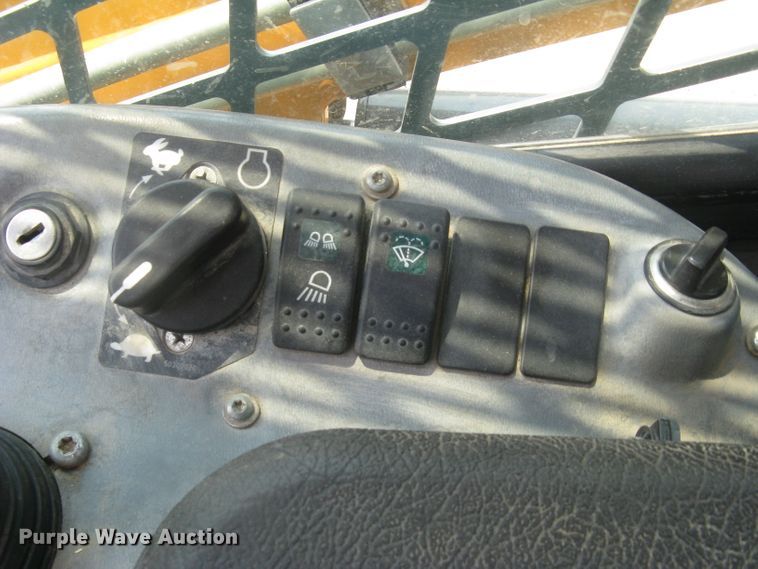 image for item DG5290 2017 Mustang 2100RT NXT3  skid steer loader