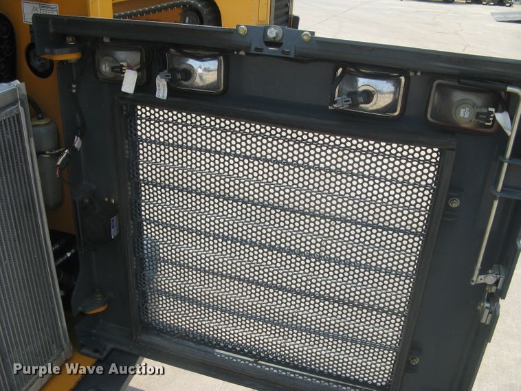 image for item DG5290 2017 Mustang 2100RT NXT3  skid steer loader