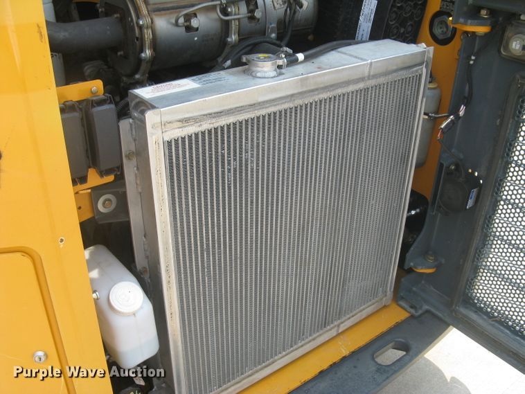 image for item DG5290 2017 Mustang 2100RT NXT3  skid steer loader