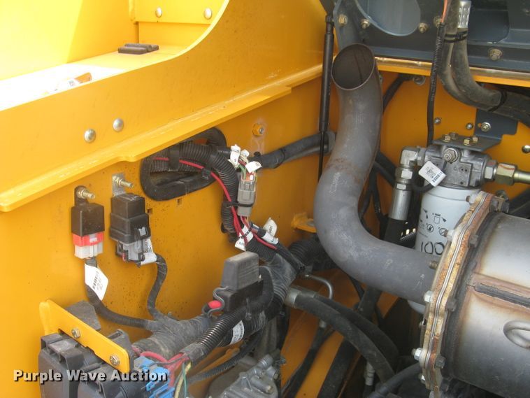 image for item DG5290 2017 Mustang 2100RT NXT3  skid steer loader