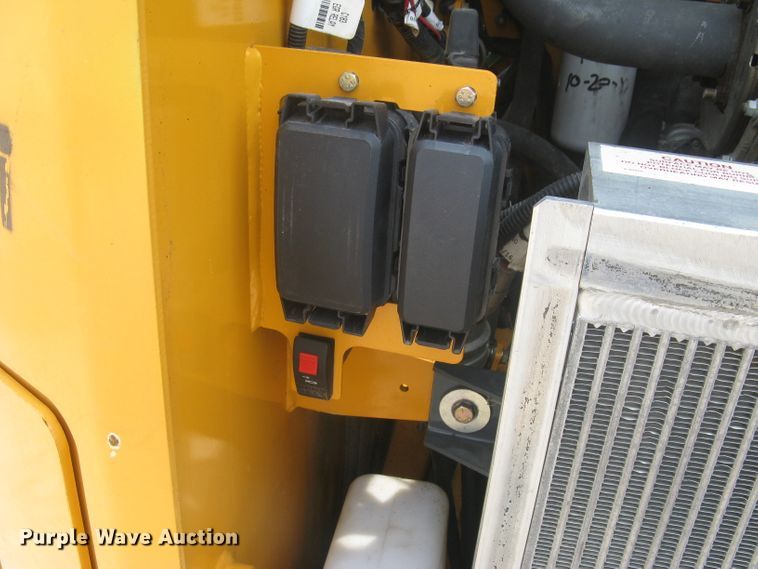 image for item DG5290 2017 Mustang 2100RT NXT3  skid steer loader