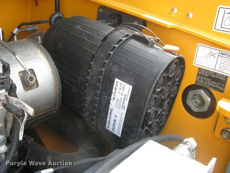 image for item DG5290 2017 Mustang 2100RT NXT3  skid steer loader