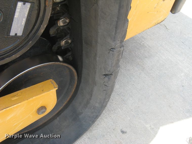 image for item DG5290 2017 Mustang 2100RT NXT3  skid steer loader