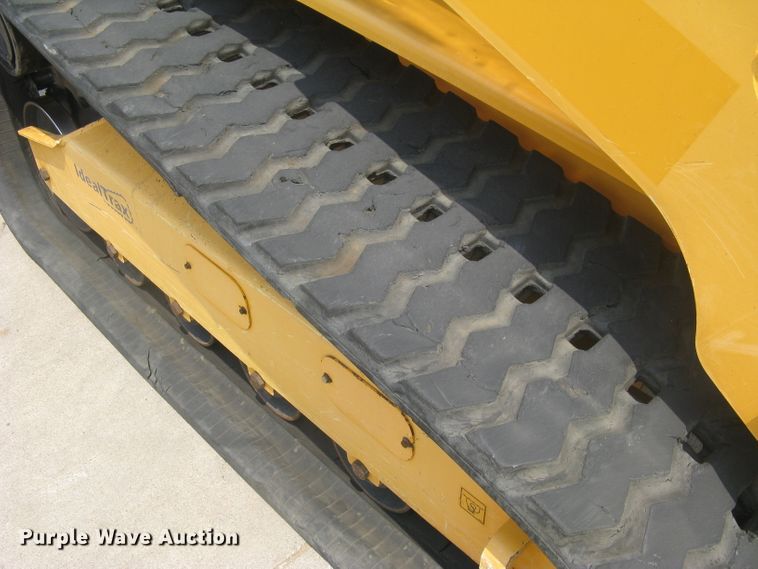 image for item DG5290 2017 Mustang 2100RT NXT3  skid steer loader