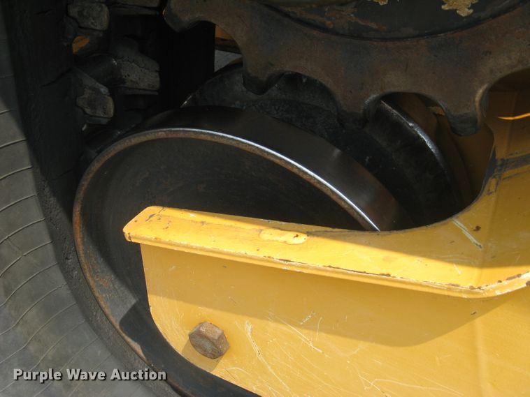 image for item DG5290 2017 Mustang 2100RT NXT3  skid steer loader