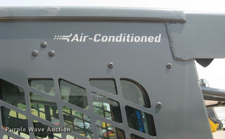 image for item DG5290 2017 Mustang 2100RT NXT3  skid steer loader