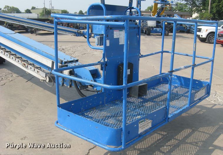 image for item DG5292 2007 Genie S80  boom lift