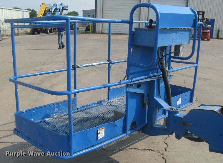 image for item DG5292 2007 Genie S80  boom lift