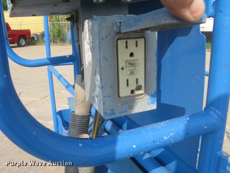 image for item DG5292 2007 Genie S80  boom lift