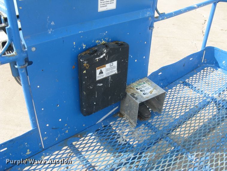 image for item DG5292 2007 Genie S80  boom lift