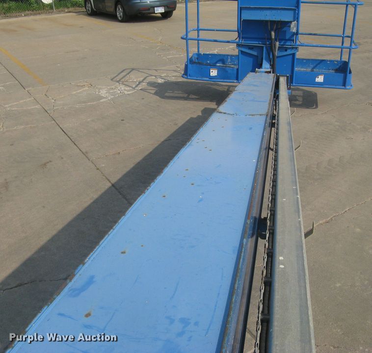 image for item DG5292 2007 Genie S80  boom lift