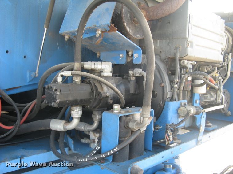 image for item DG5292 2007 Genie S80  boom lift